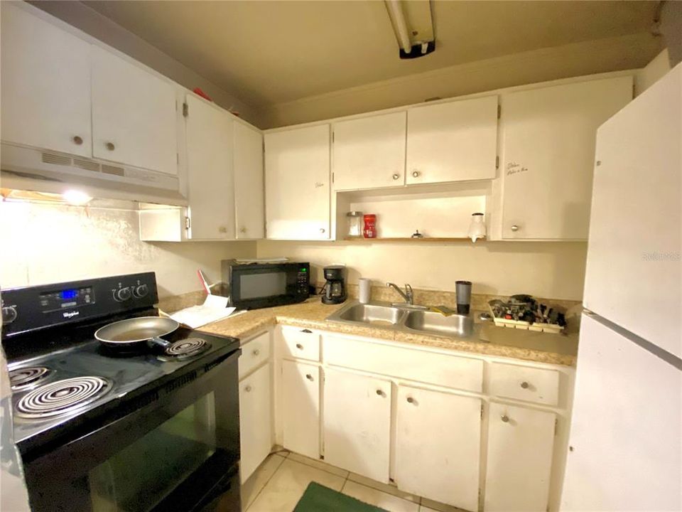 For Sale: $89,000 (4 beds, 1 baths, 972 Square Feet)