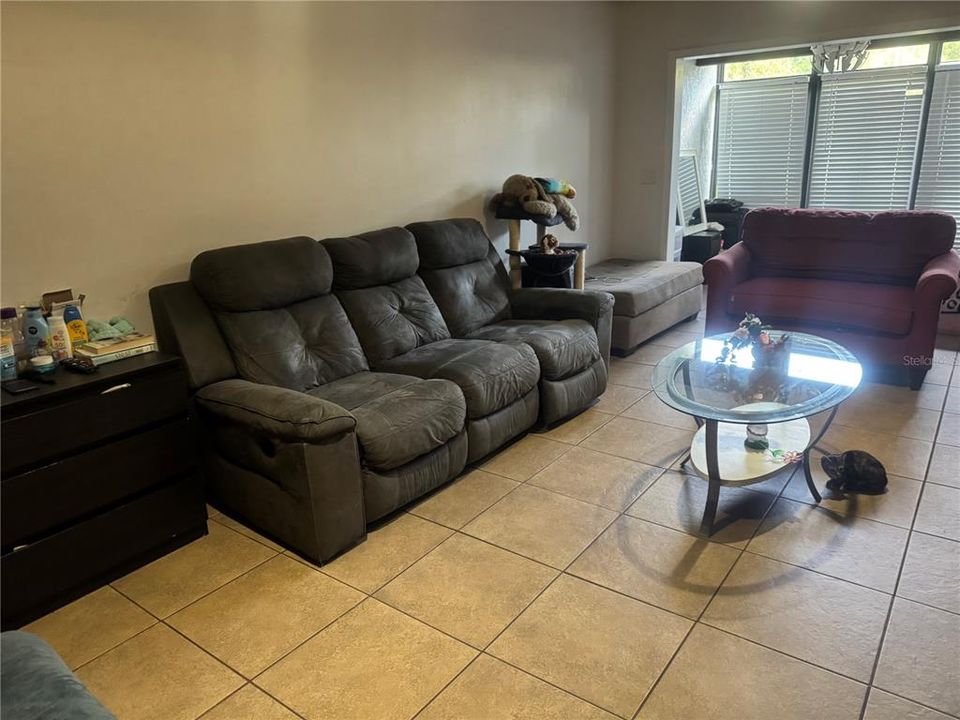 For Sale: $210,000 (2 beds, 2 baths, 1000 Square Feet)