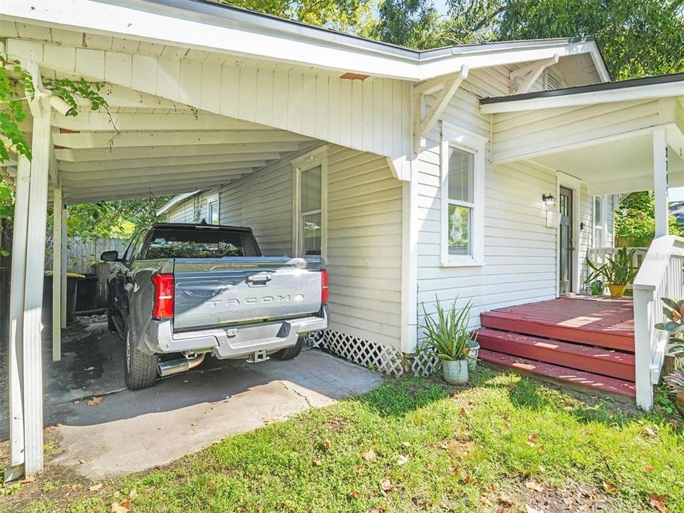 For Sale: $249,900 (2 beds, 2 baths, 904 Square Feet)