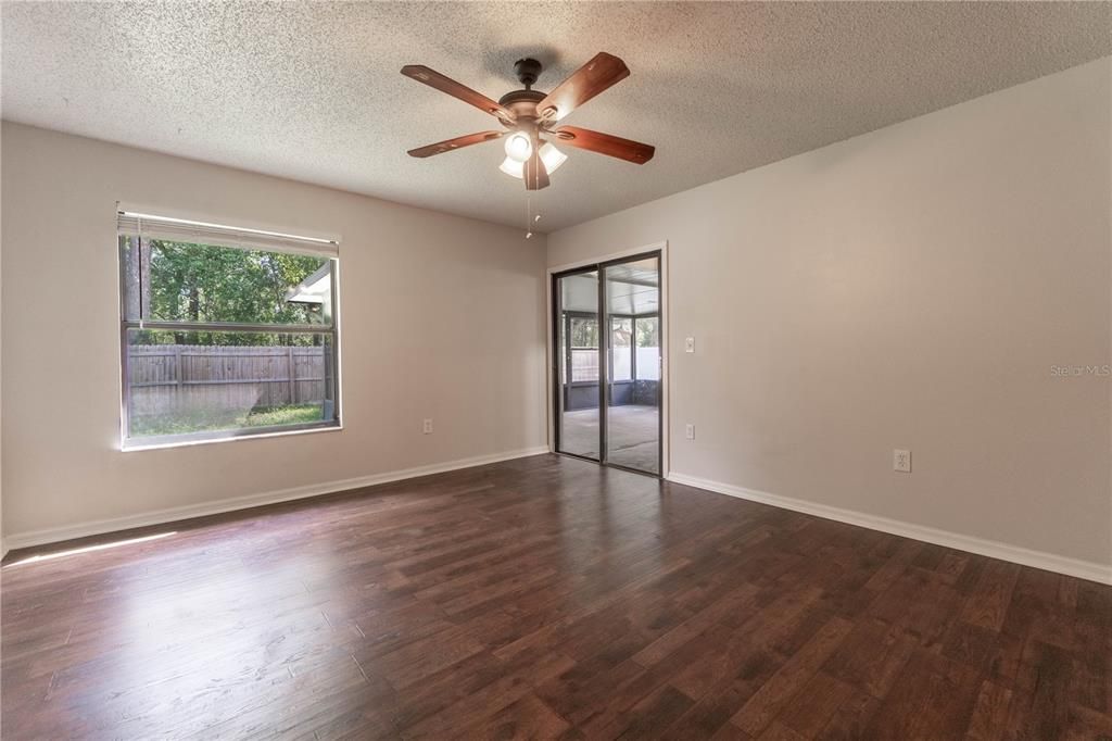 For Sale: $309,900 (3 beds, 2 baths, 1855 Square Feet)