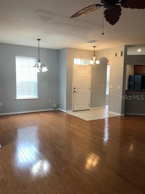 For Rent: $2,000 (3 beds, 2 baths, 1513 Square Feet)