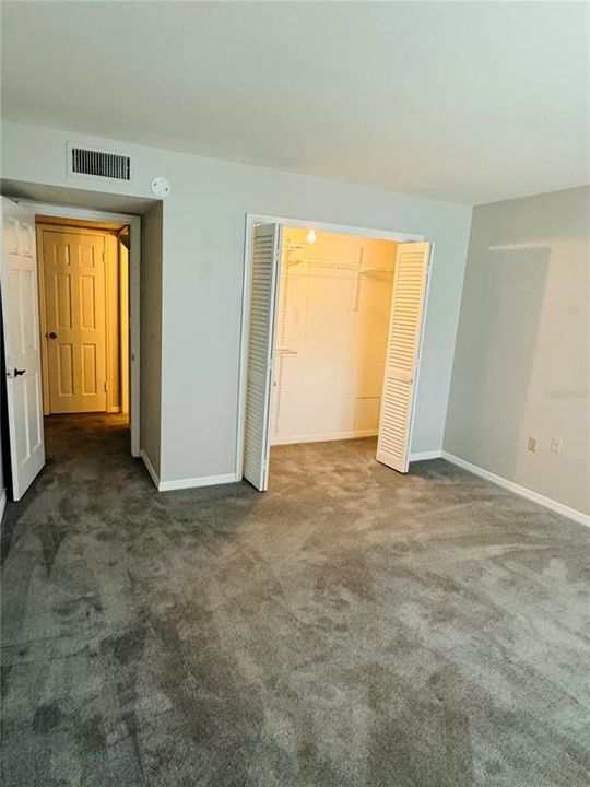 For Sale: $235,000 (2 beds, 1 baths, 923 Square Feet)