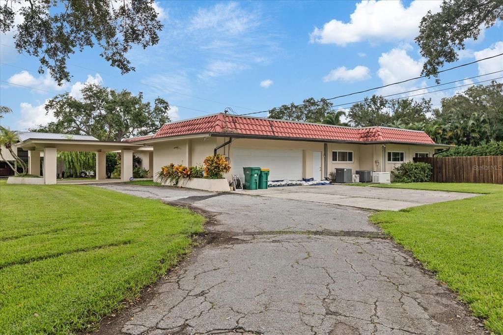 Active With Contract: $1,300,000 (5 beds, 4 baths, 3664 Square Feet)