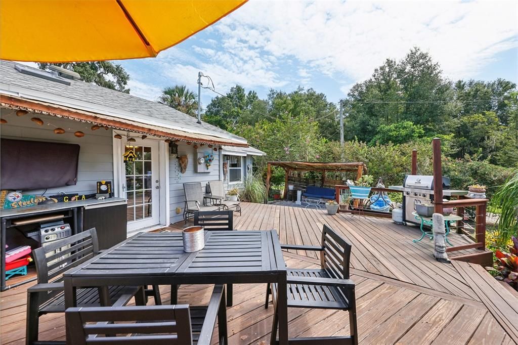 HUGE PATIO DECK