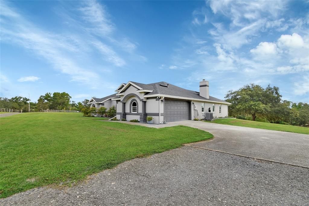 Active With Contract: $599,900 (3 beds, 2 baths, 2277 Square Feet)