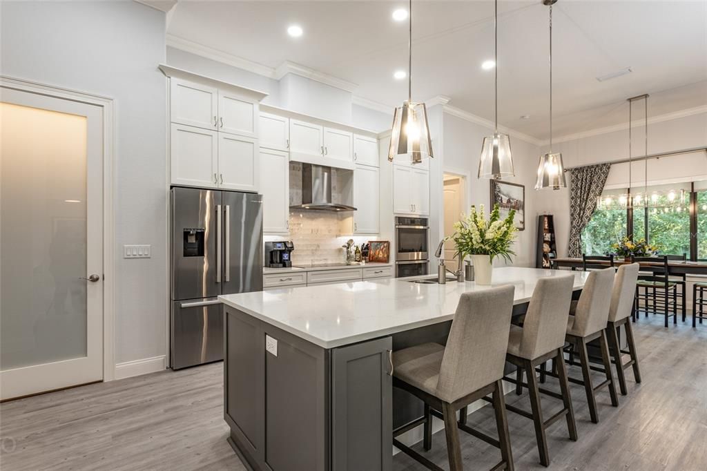 KITCHEN ISLAND