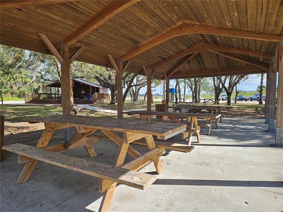 Ft. Hamer Park - relaxing picnic tables