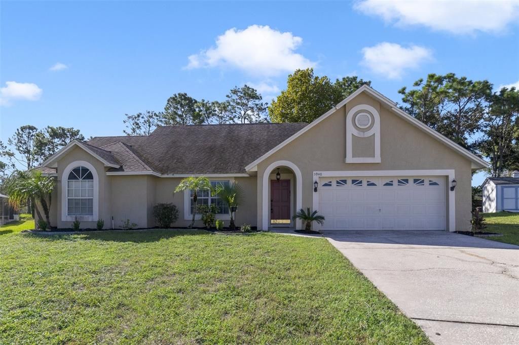 Whether you are looking for a home close to the theme parks, home away from home or an investment property to add to your portfolio, look no further than this 4BD/2BA home on a spacious .27 ACRE CUL-DE-SAC LOT with formal and family spaces, high ceilings, modern updates and a LOW HOA!