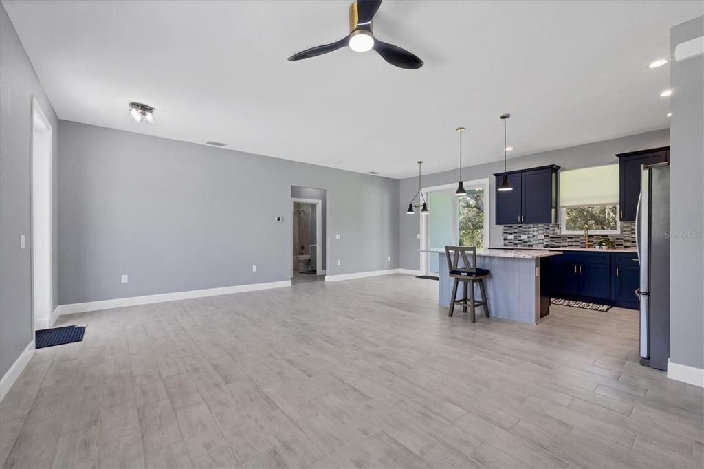 For Sale: $349,000 (3 beds, 2 baths, 1551 Square Feet)