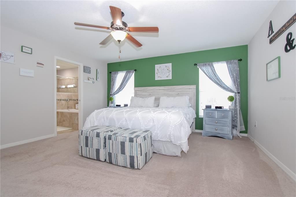 For Sale: $419,900 (4 beds, 2 baths, 1749 Square Feet)