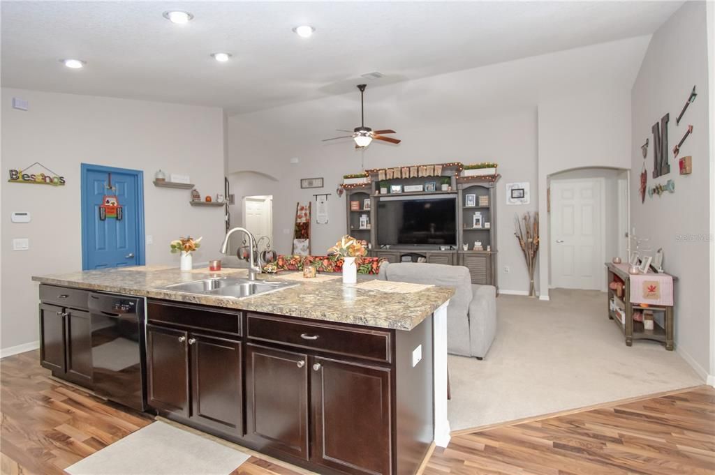 For Sale: $419,900 (4 beds, 2 baths, 1749 Square Feet)