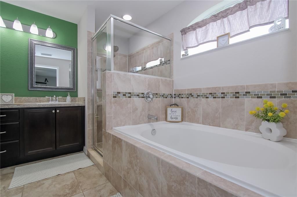 For Sale: $419,900 (4 beds, 2 baths, 1749 Square Feet)