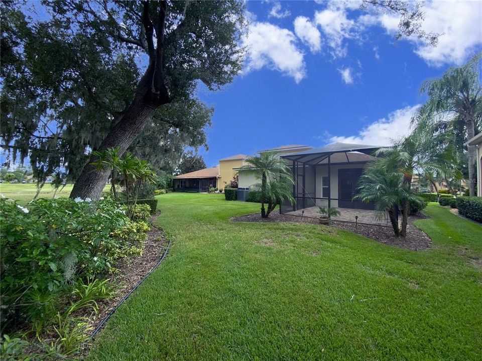 Mature Landscape with Spacious Birdcage