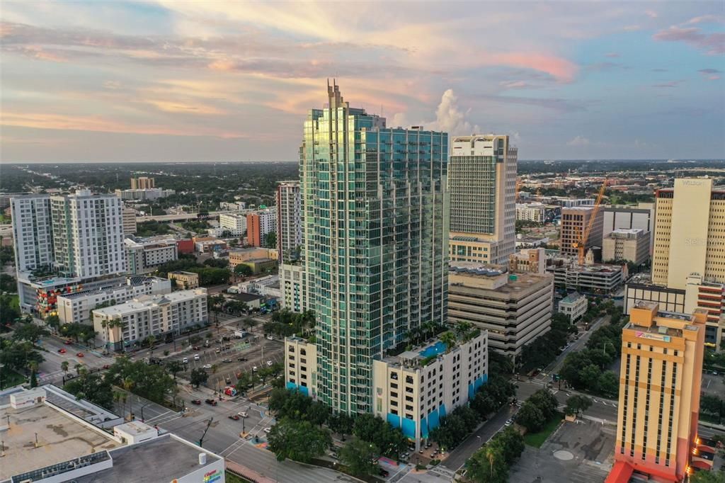 For Sale: $1,100,000 (2 beds, 2 baths, 1152 Square Feet)