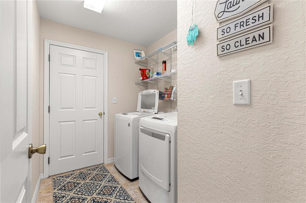 LAUNDRY ROOM