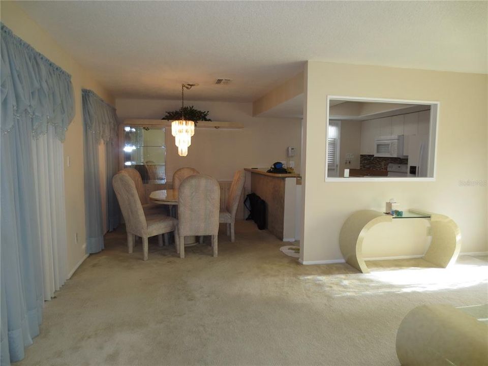 For Sale: $315,000 (2 beds, 2 baths, 1070 Square Feet)