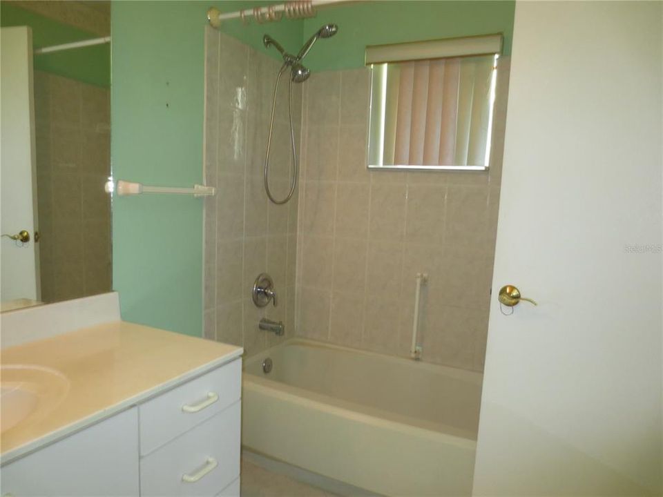 For Sale: $315,000 (2 beds, 2 baths, 1070 Square Feet)