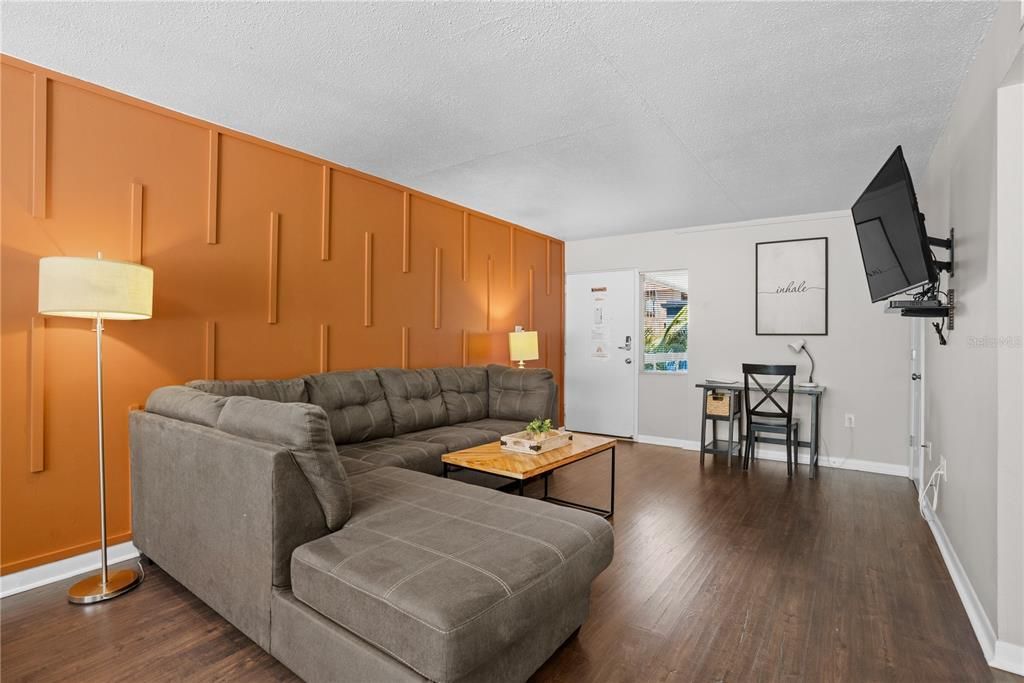 For Rent: $1,525 (1 beds, 1 baths, 750 Square Feet)