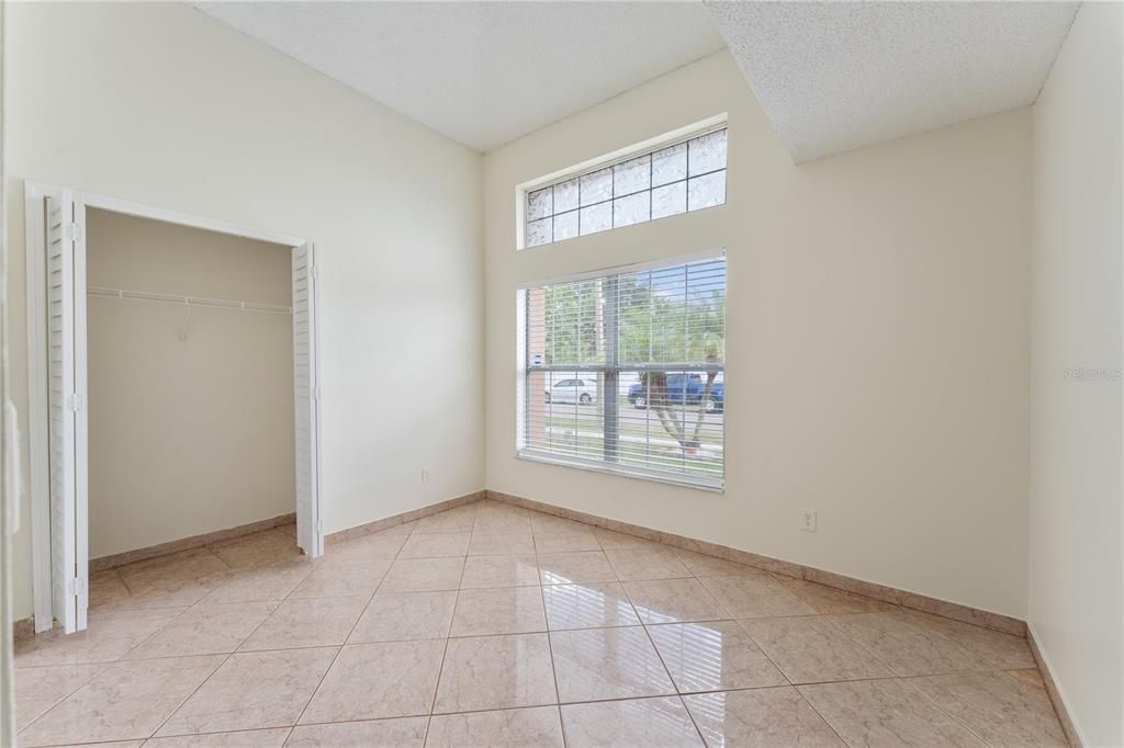 For Rent: $2,100 (3 beds, 2 baths, 1400 Square Feet)