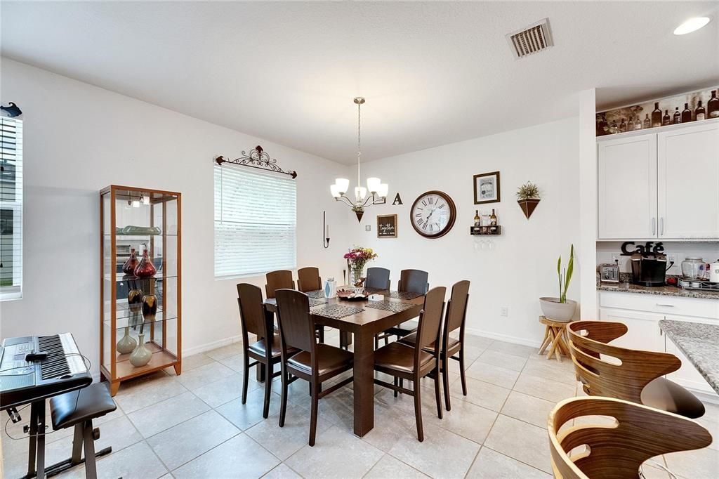 For Sale: $419,900 (4 beds, 2 baths, 2387 Square Feet)