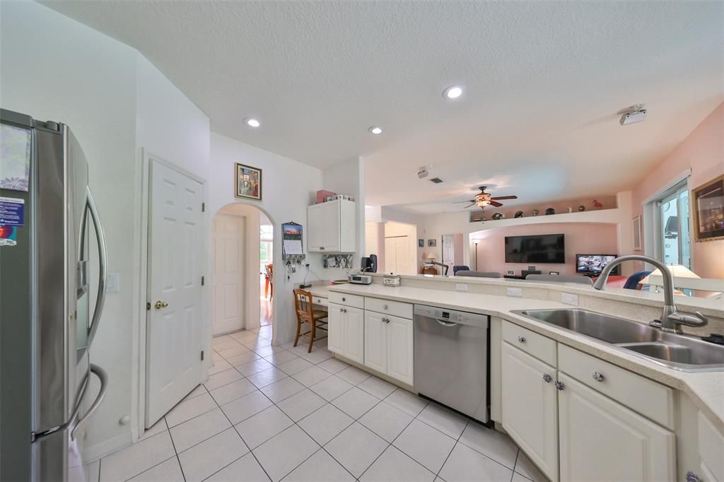 For Sale: $449,000 (3 beds, 2 baths, 2044 Square Feet)