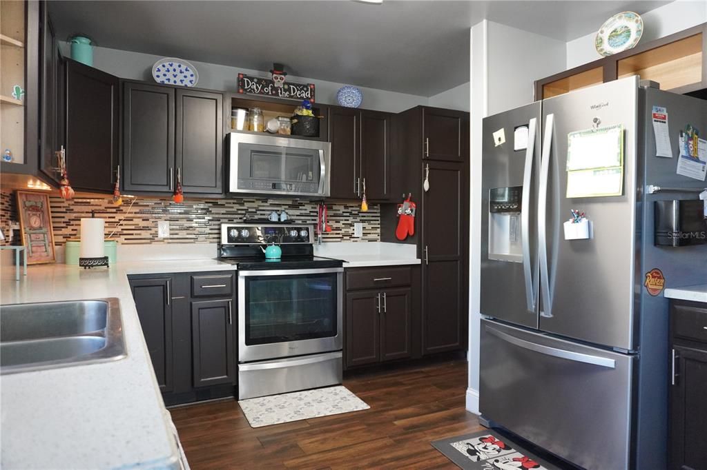 For Sale: $379,900 (3 beds, 2 baths, 2146 Square Feet)