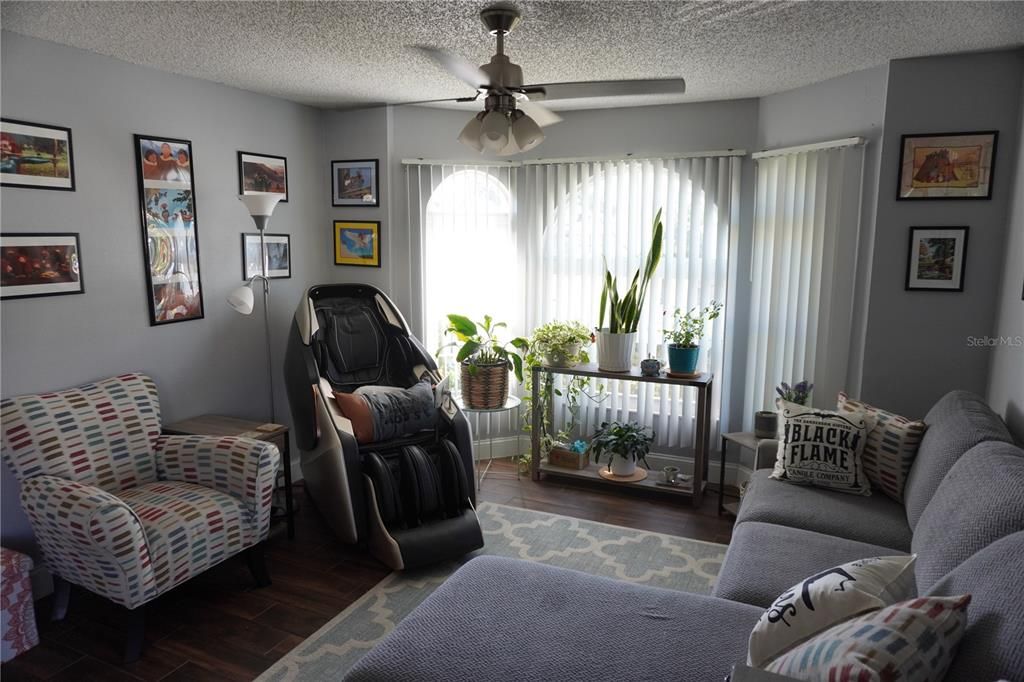 For Sale: $379,900 (3 beds, 2 baths, 2146 Square Feet)