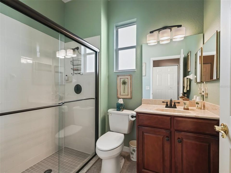 Guest bathroom w/ Walk in Shower