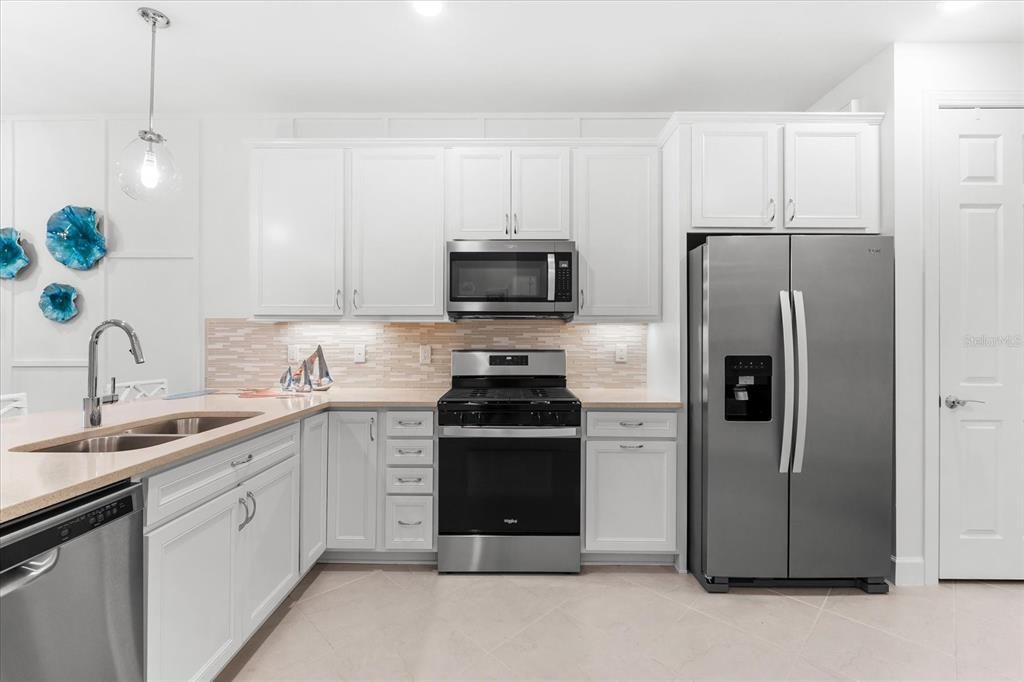 For Sale: $449,900 (2 beds, 2 baths, 1458 Square Feet)