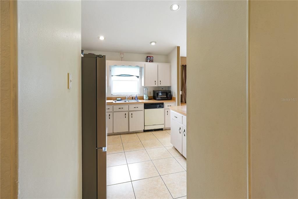 For Sale: $293,900 (3 beds, 2 baths, 1603 Square Feet)