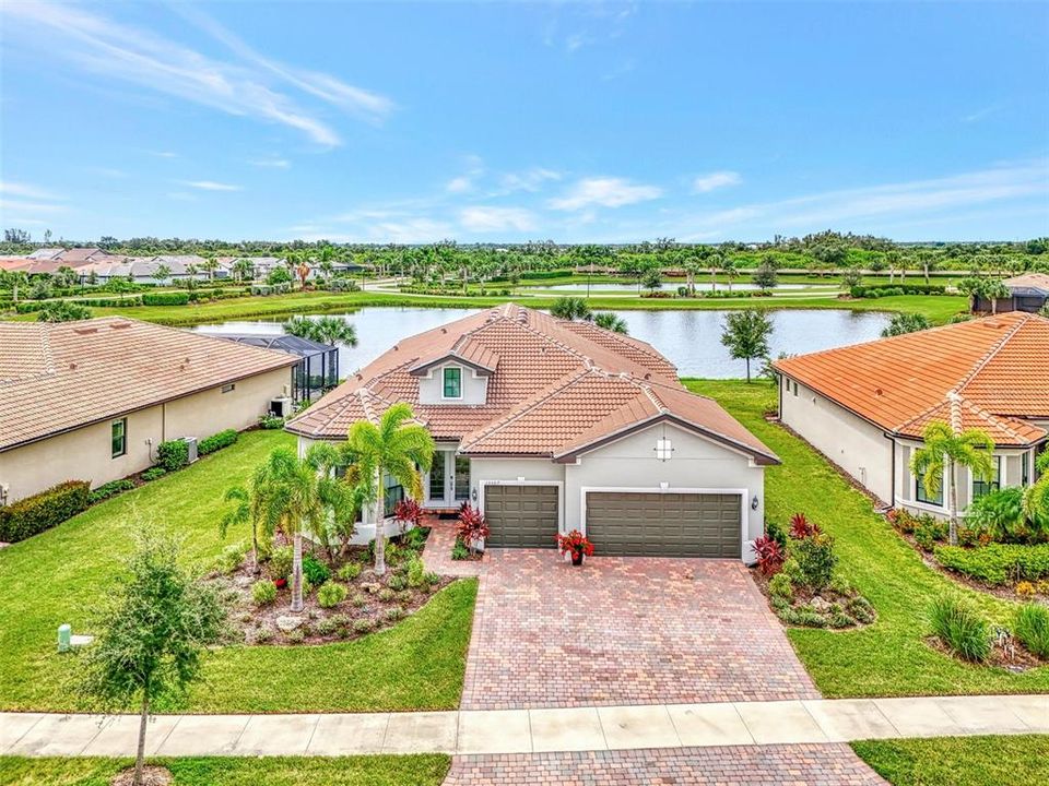 For Sale: $1,069,000 (3 beds, 3 baths, 2919 Square Feet)