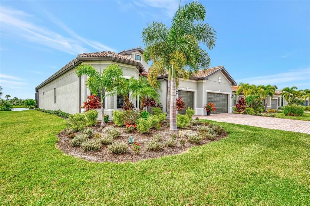 For Sale: $1,069,000 (3 beds, 3 baths, 2919 Square Feet)