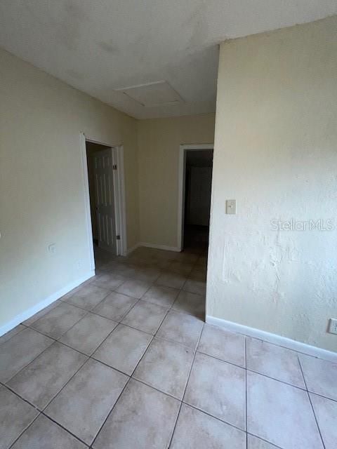 For Rent: $1,800 (3 beds, 1 baths, 884 Square Feet)