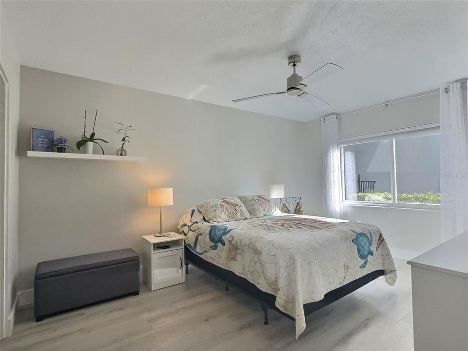 Active With Contract: $173,500 (1 beds, 1 baths, 780 Square Feet)