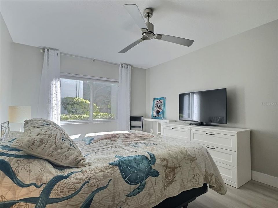 Active With Contract: $173,500 (1 beds, 1 baths, 780 Square Feet)