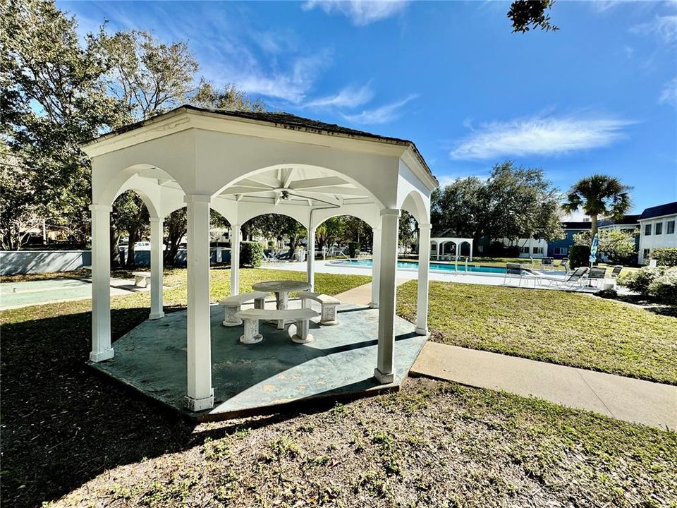 Active With Contract: $173,500 (1 beds, 1 baths, 780 Square Feet)