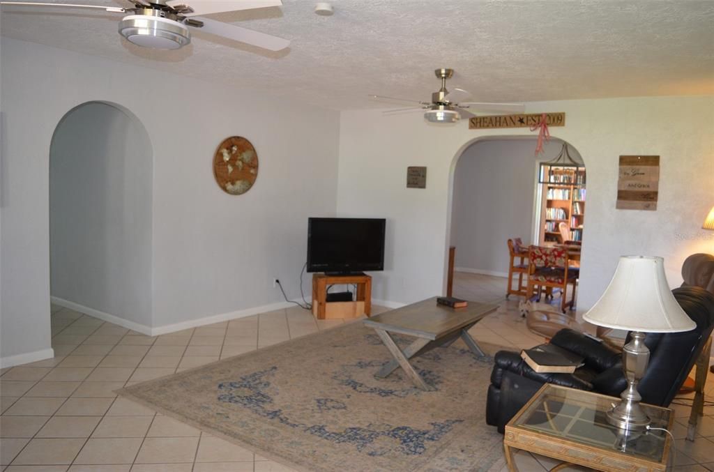 For Sale: $487,500 (3 beds, 2 baths, 2156 Square Feet)