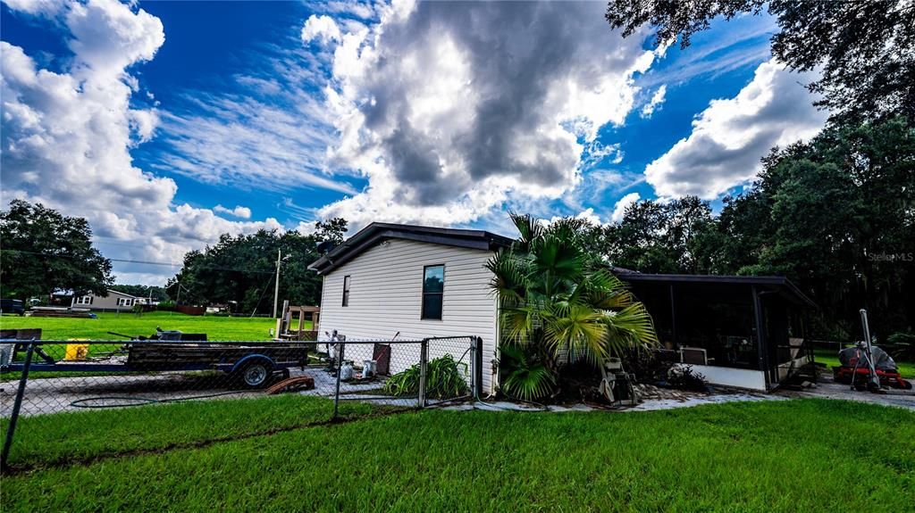 For Sale: $289,000 (3 beds, 2 baths, 1456 Square Feet)