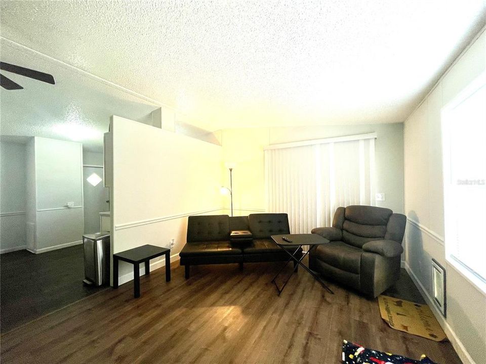 For Sale: $185,000 (2 beds, 2 baths, 816 Square Feet)