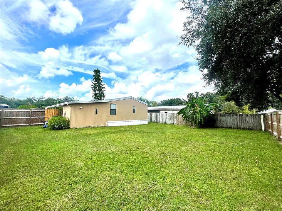 For Sale: $185,000 (2 beds, 2 baths, 816 Square Feet)