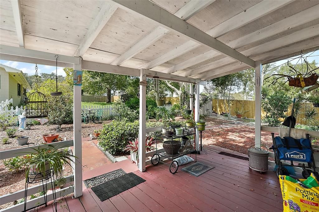 Views of the side yard from the covered patio