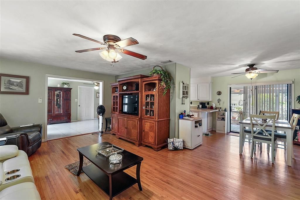 Family room, Dining room