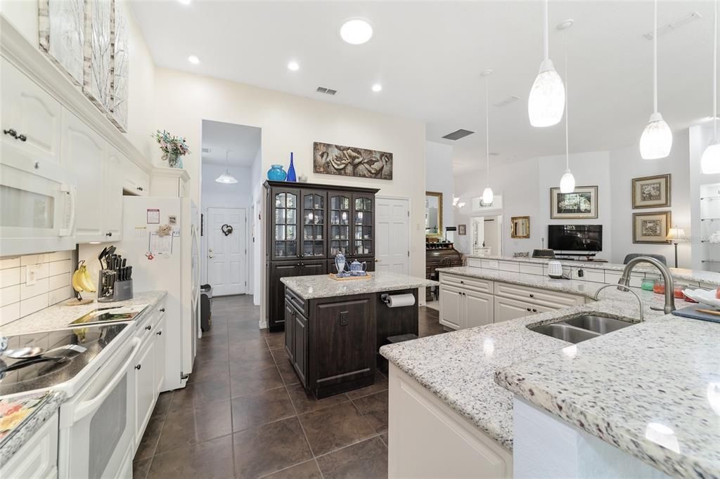 Active With Contract: $415,000 (4 beds, 2 baths, 2338 Square Feet)