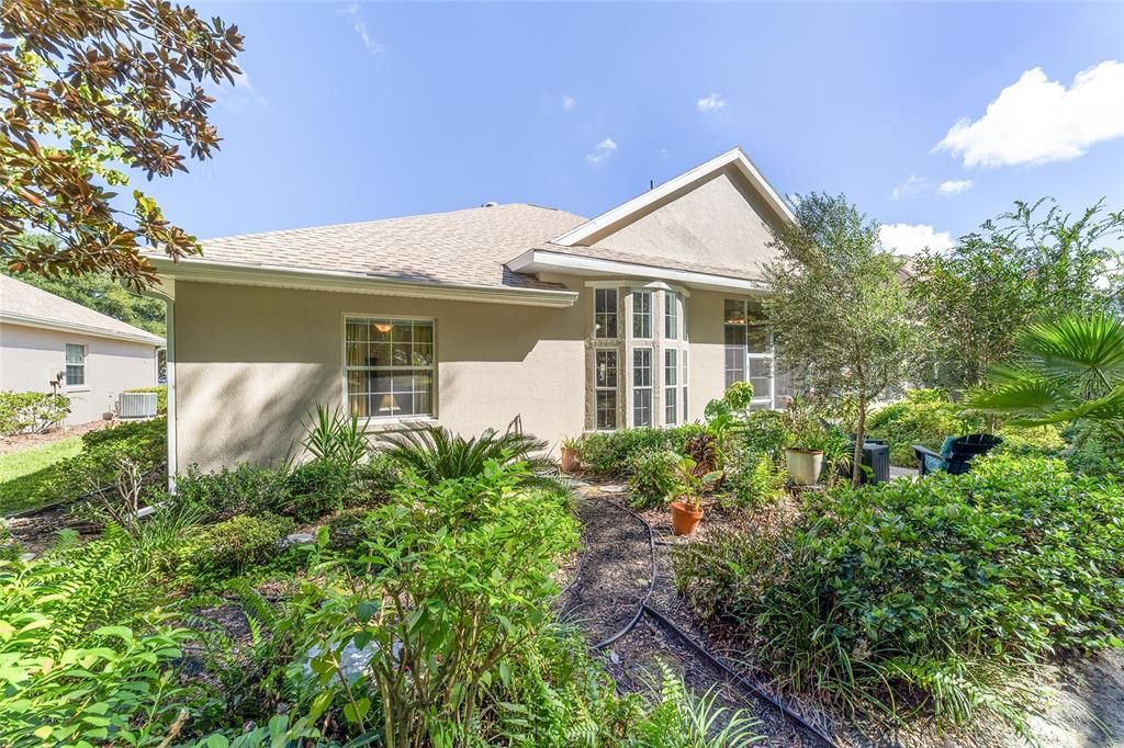 Active With Contract: $415,000 (4 beds, 2 baths, 2338 Square Feet)