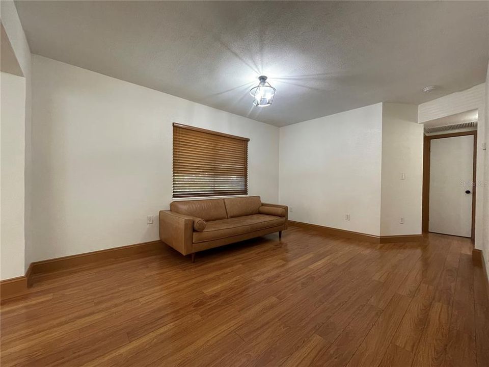 For Rent: $2,195 (2 beds, 2 baths, 980 Square Feet)