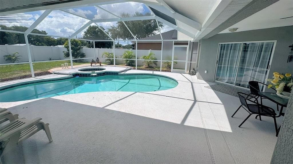 25 Lanai-Pool View from Family Room