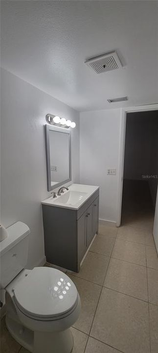 For Sale: $159,900 (2 beds, 2 baths, 944 Square Feet)