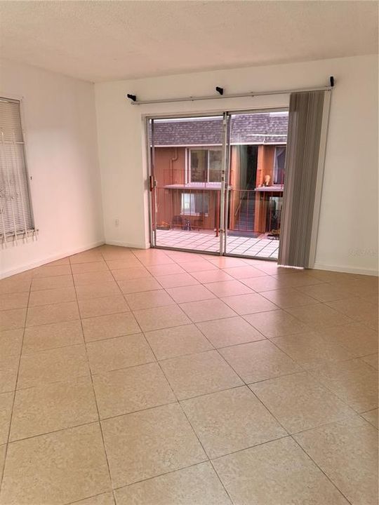 En Venta: $159,900 (2 camas, 2 baños, 944 Pies cuadrados)