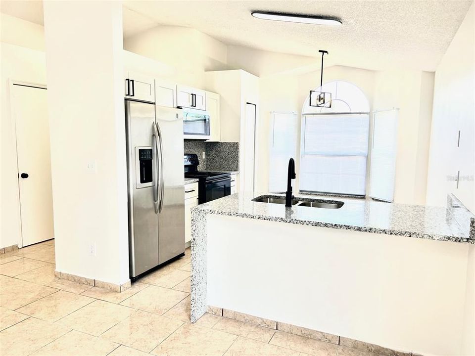 For Rent: $2,200 (3 beds, 2 baths, 1134 Square Feet)