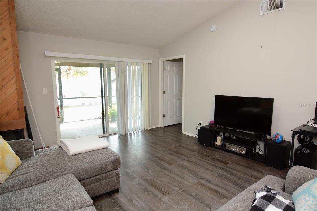 For Sale: $375,000 (3 beds, 2 baths, 1232 Square Feet)